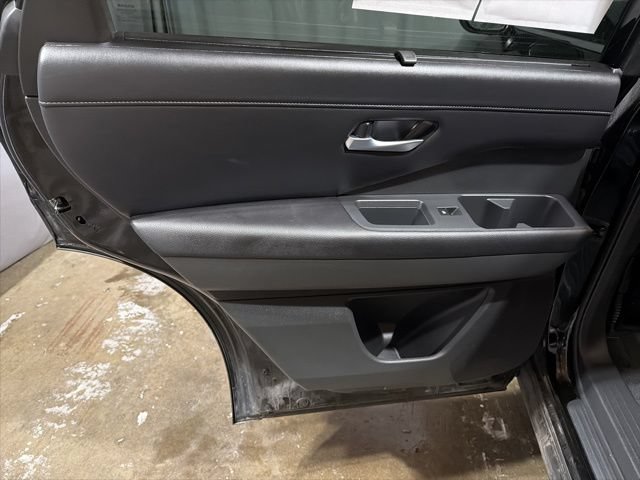 Used 2025 Nissan Pathfinder SL AWD/4WD image 13