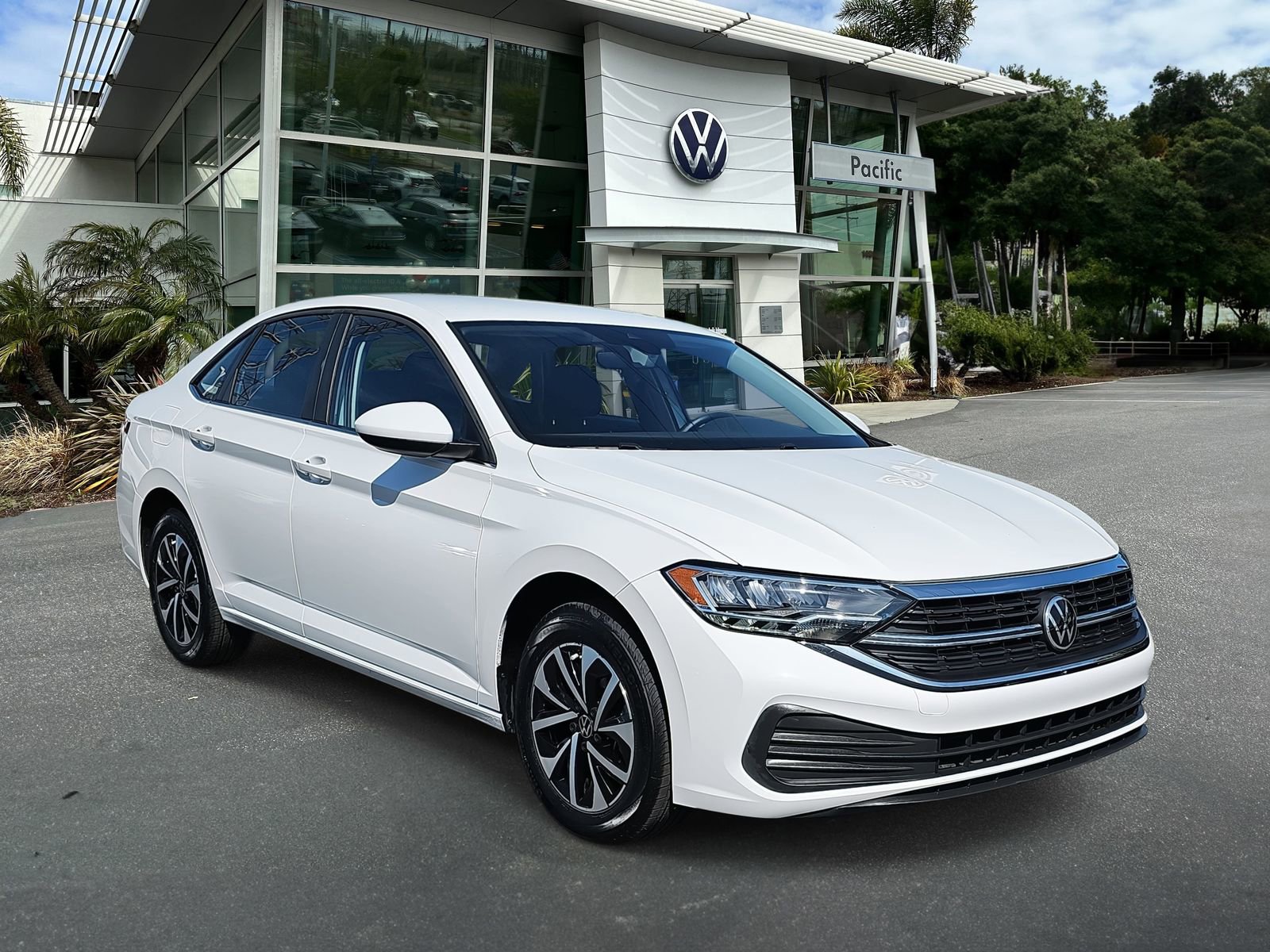 Used 2022 Volkswagen Jetta S image 3