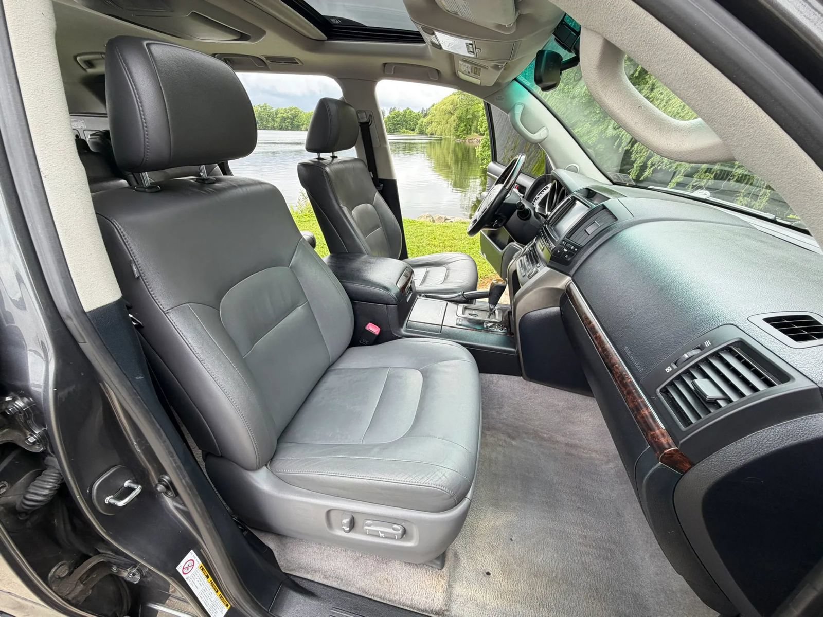 Used 2011 Toyota Land Cruiser w/ Upgrade Pkg AWD/4WD image 68
