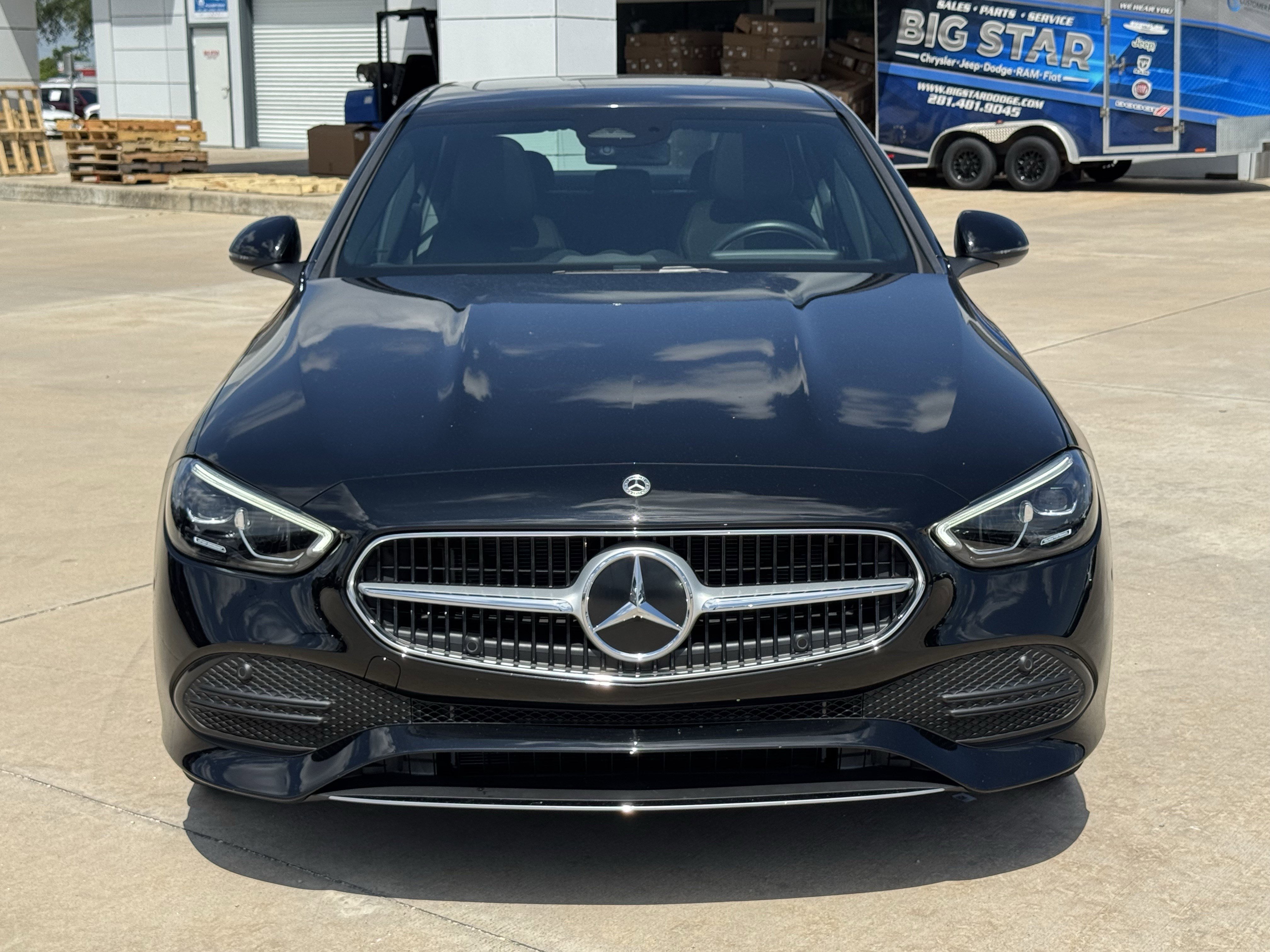 Used 2024 Mercedes-Benz C 300 Sedan image 3