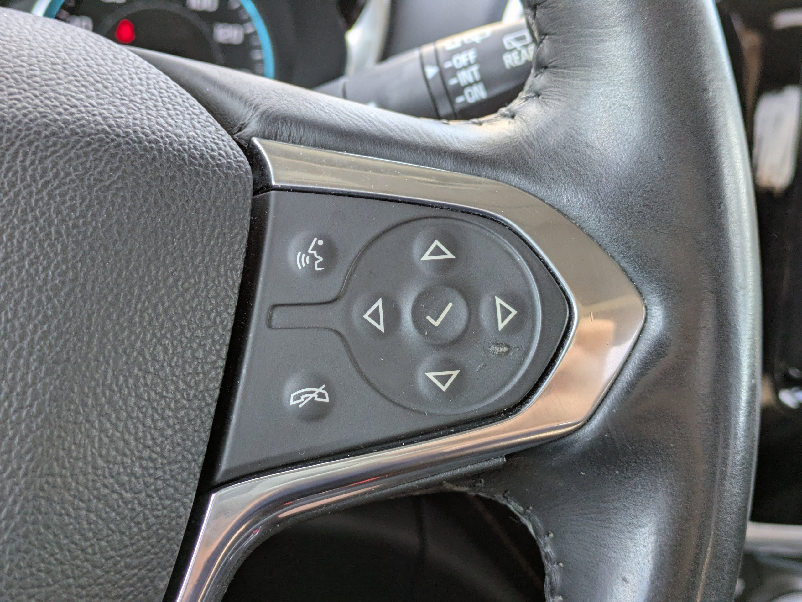 Used 2018 Chevrolet Traverse Premier w/ Driver Confidence II Package image 24