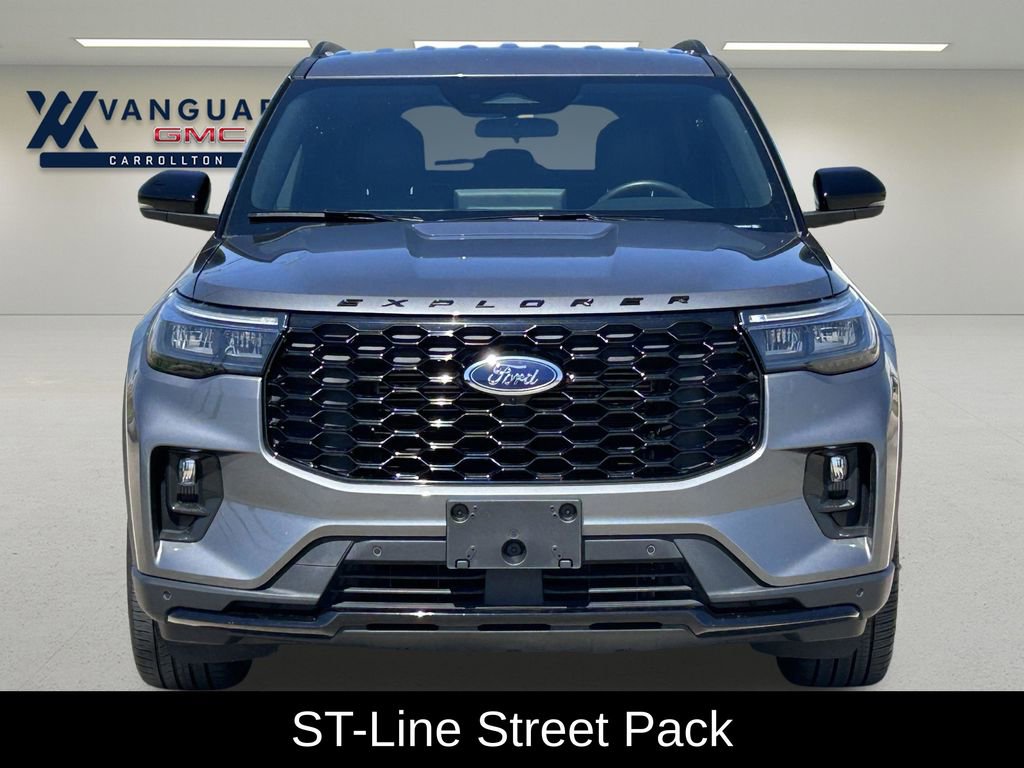 Used 2025 Ford Explorer ST-Line w/ ST-Line Street Pack AWD/4WD image 3