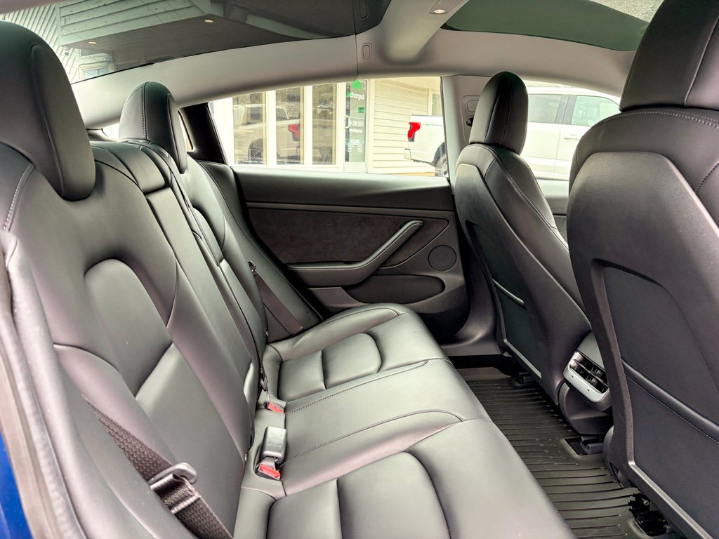 Used 2021 Tesla Model 3 Standard Range Plus image 22