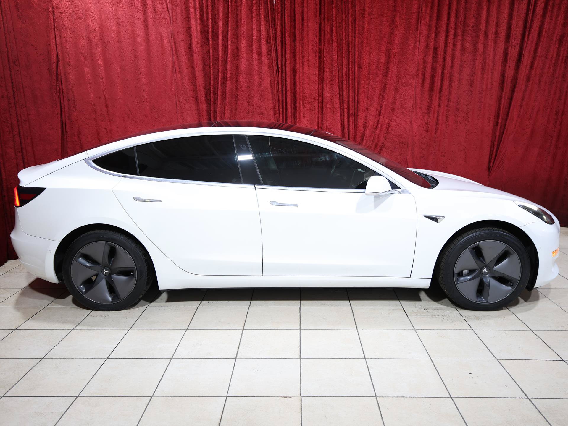 Used 2018 Tesla Model 3 Mid Range RWD image 8