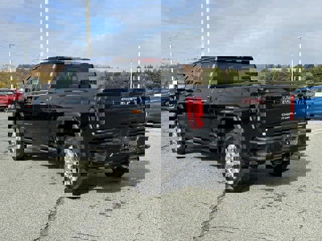 Used 2022 GMC Sierra 3500 Denali image 2