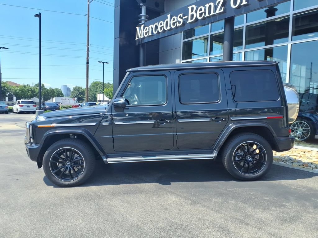 Used 2025 Mercedes-Benz G 550 image 3