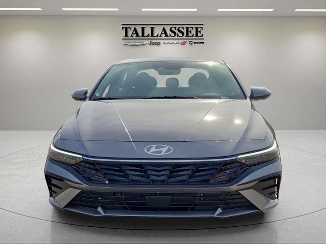 Used 2025 Hyundai Elantra Limited FWD image 2
