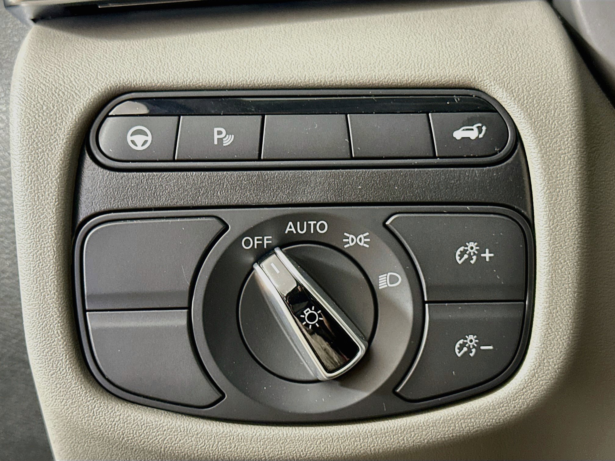 Used 2023 INFINITI QX50 Luxe FWD image 17