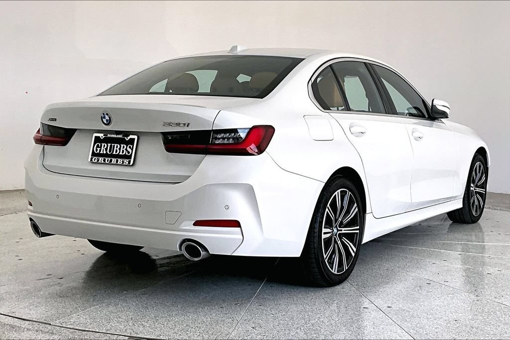 Used 2025 BMW 330i xDrive Sedan w/ Convenience Package AWD/4WD image 14