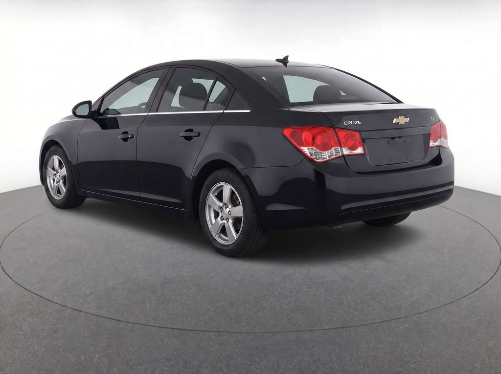 Used 2015 Chevrolet Cruze LT FWD image 3