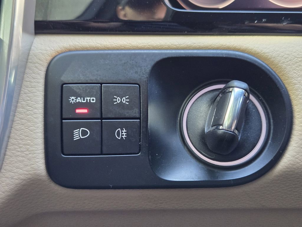 Used 2022 Porsche Cayenne image 26