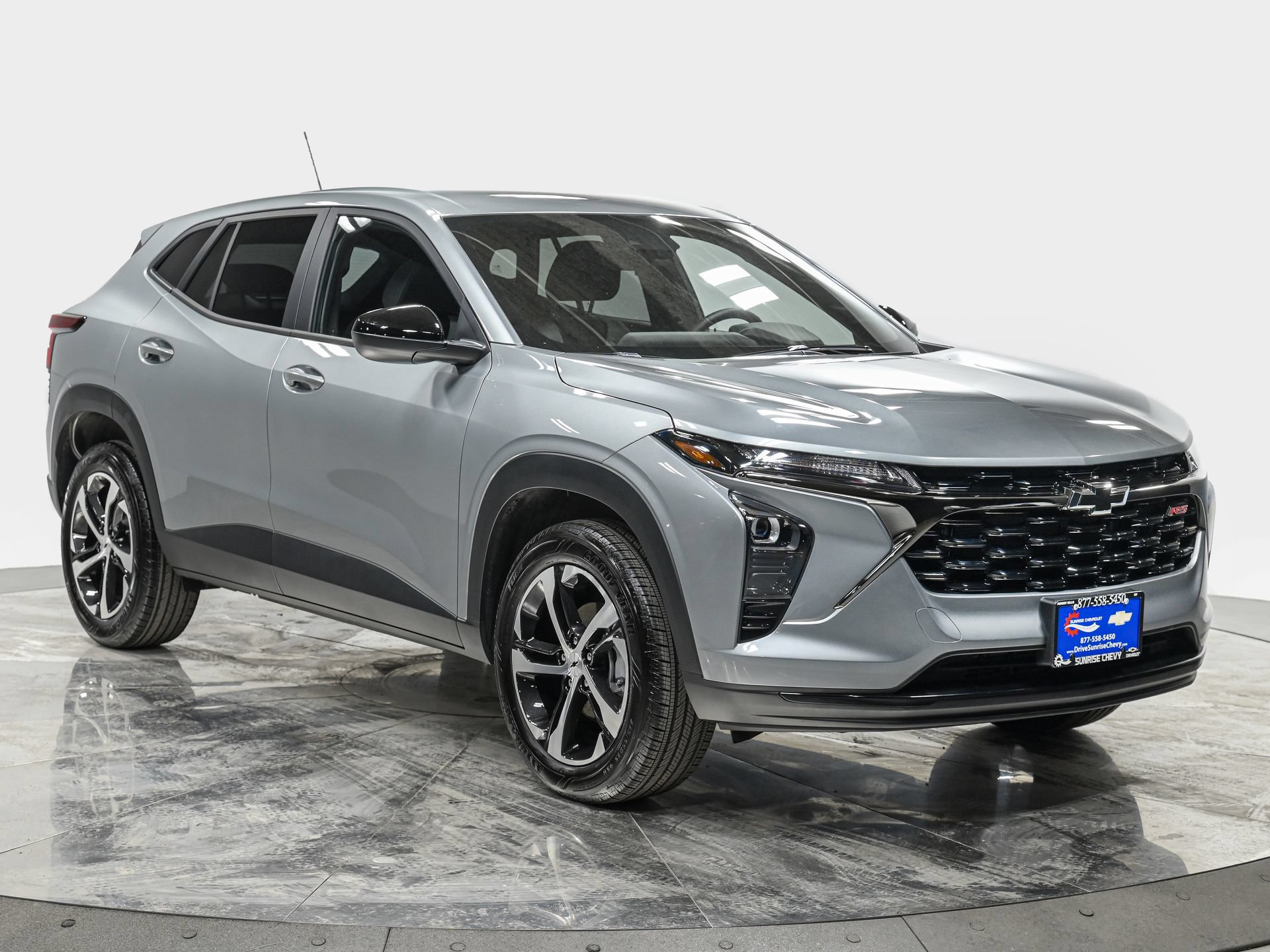Used 2025 Chevrolet Trax RS FWD image 8