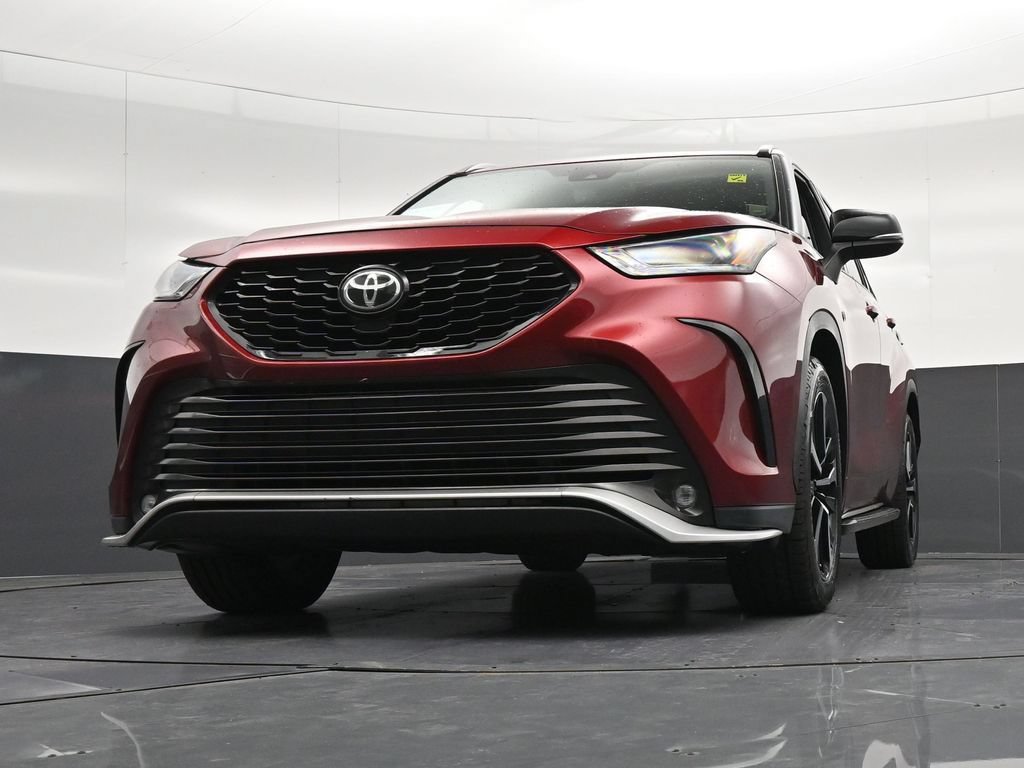 Used 2021 Toyota Highlander XSE FWD image 32