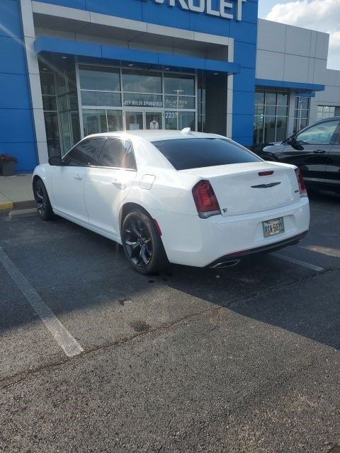 Used 2023 Chrysler 300 Touring w/ Sport Appearance Package RWD image 3