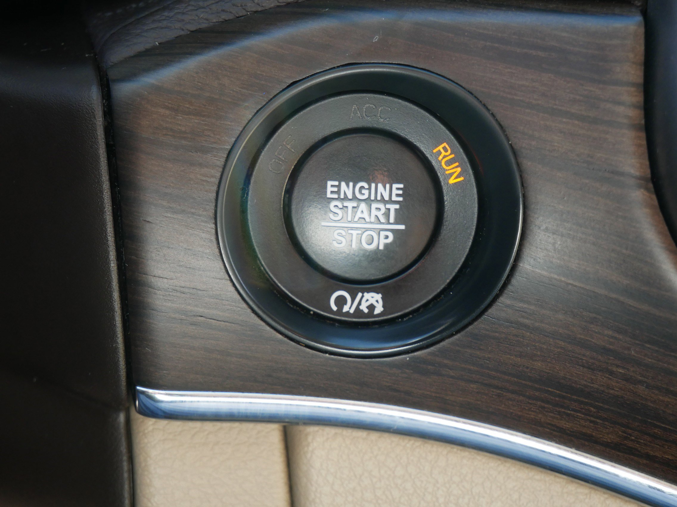 Used 2018 Jeep Grand Cherokee Overland AWD/4WD image 32