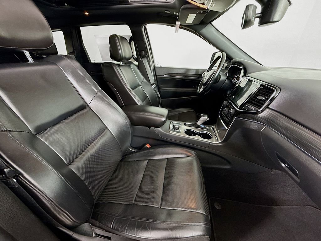 Used 2020 Jeep Grand Cherokee Limited w/ Luxury Group II image 34
