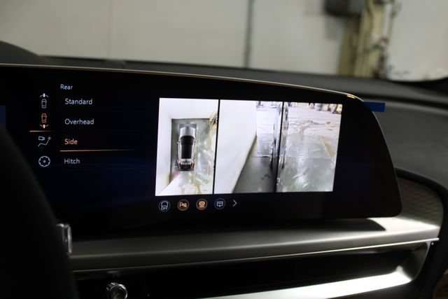 New 2026 Cadillac Lyriq Signature Luxury w/ Nappa Leather Package AWD/4WD image 16