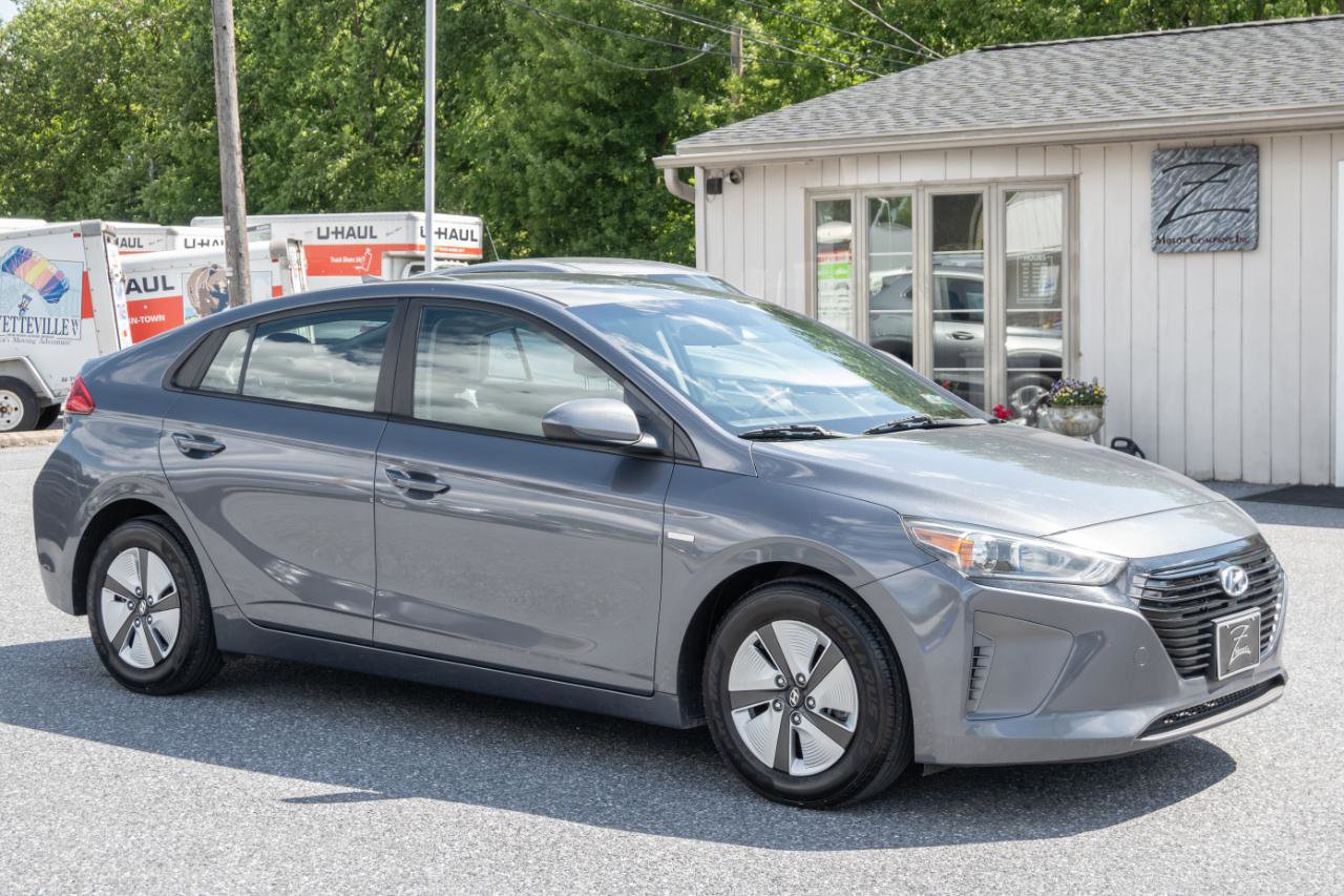Used 2018 Hyundai Ioniq Blue FWD image 4