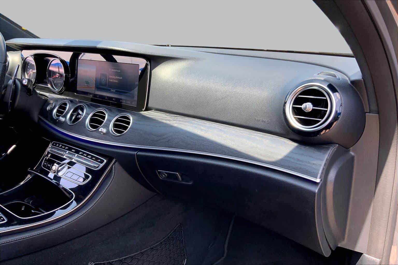 Used 2017 Mercedes-Benz E 300 image 19