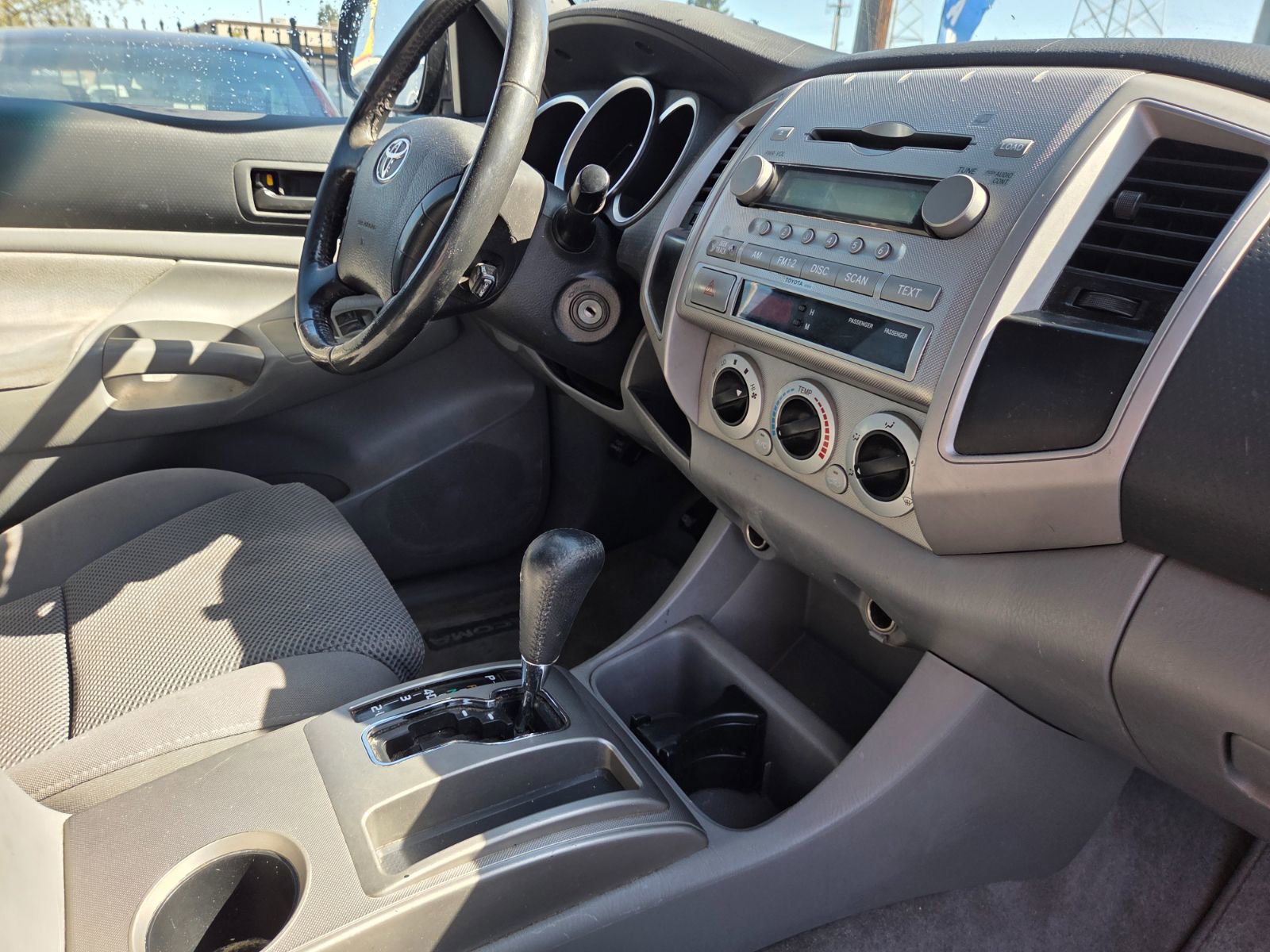 Used 2005 Toyota Tacoma PreRunner image 15