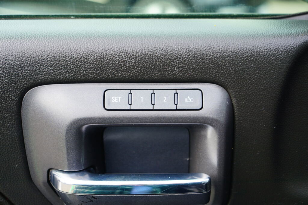 Used 2017 GMC Sierra 1500 Denali w/ Denali Ultimate Package image 13