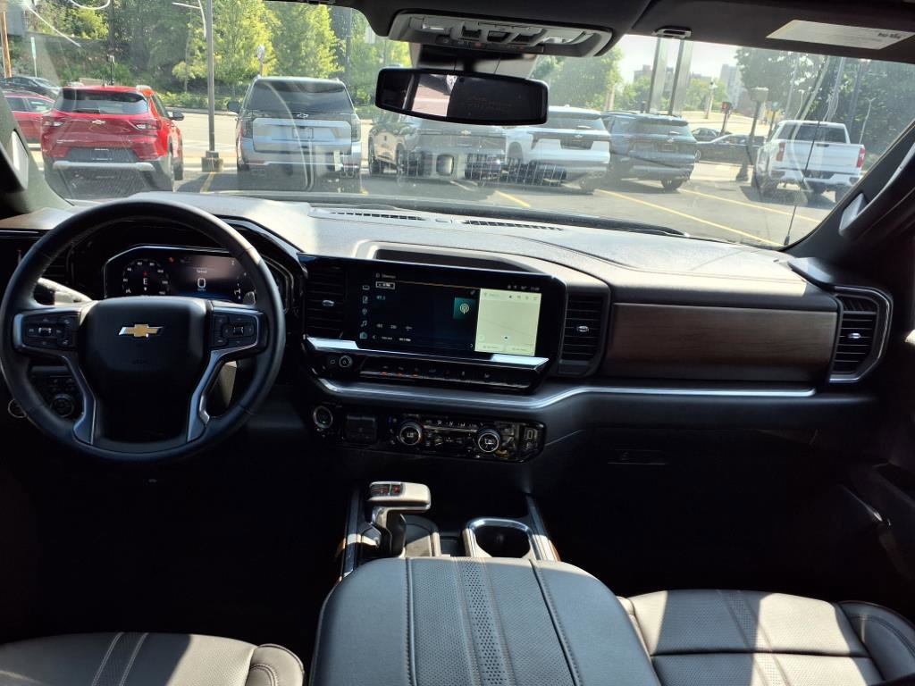 Used 2024 Chevrolet Silverado 1500 High Country w/ High Country Premium Package image 16