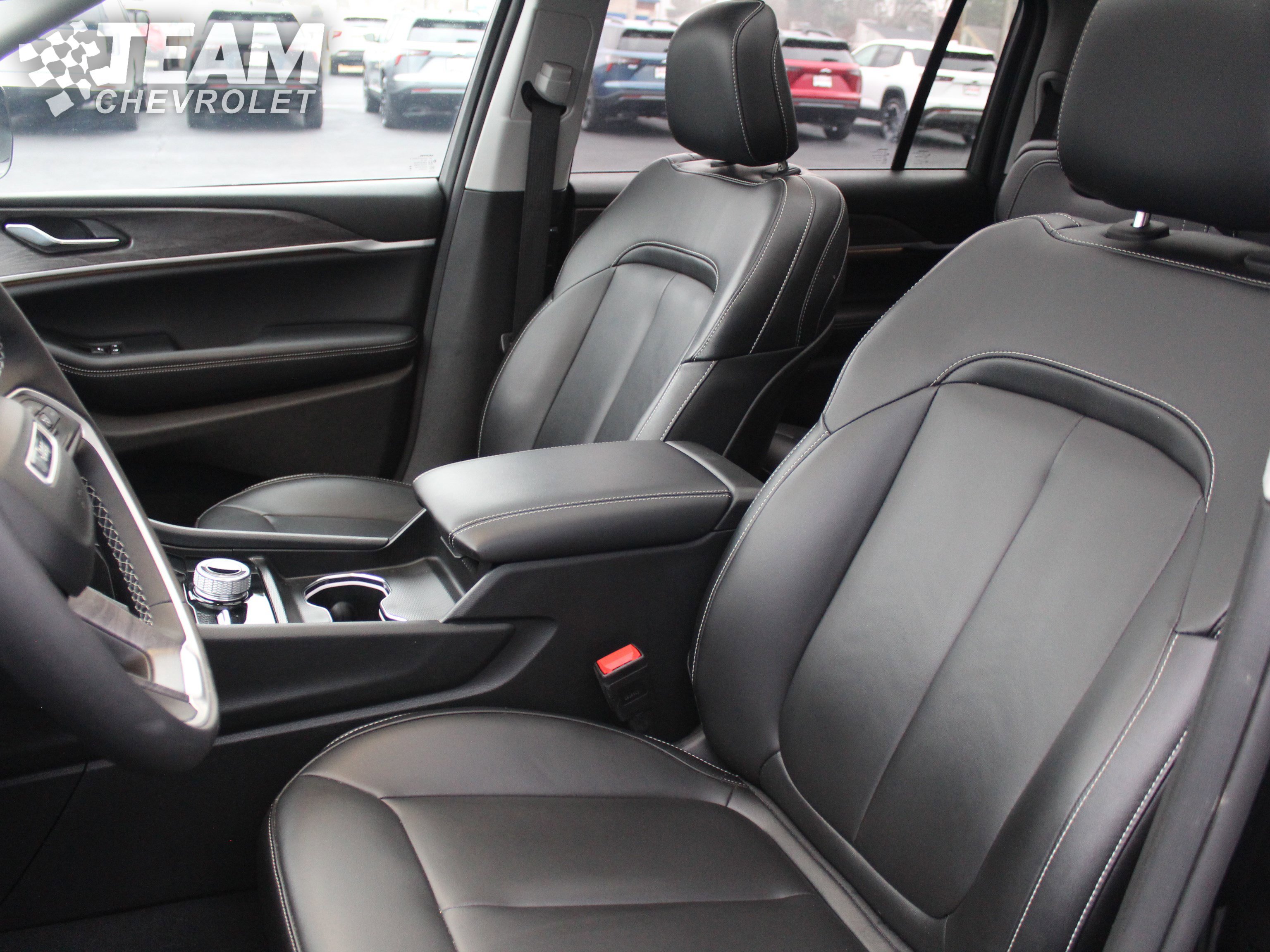 Used 2024 Jeep Grand Cherokee L Limited image 11