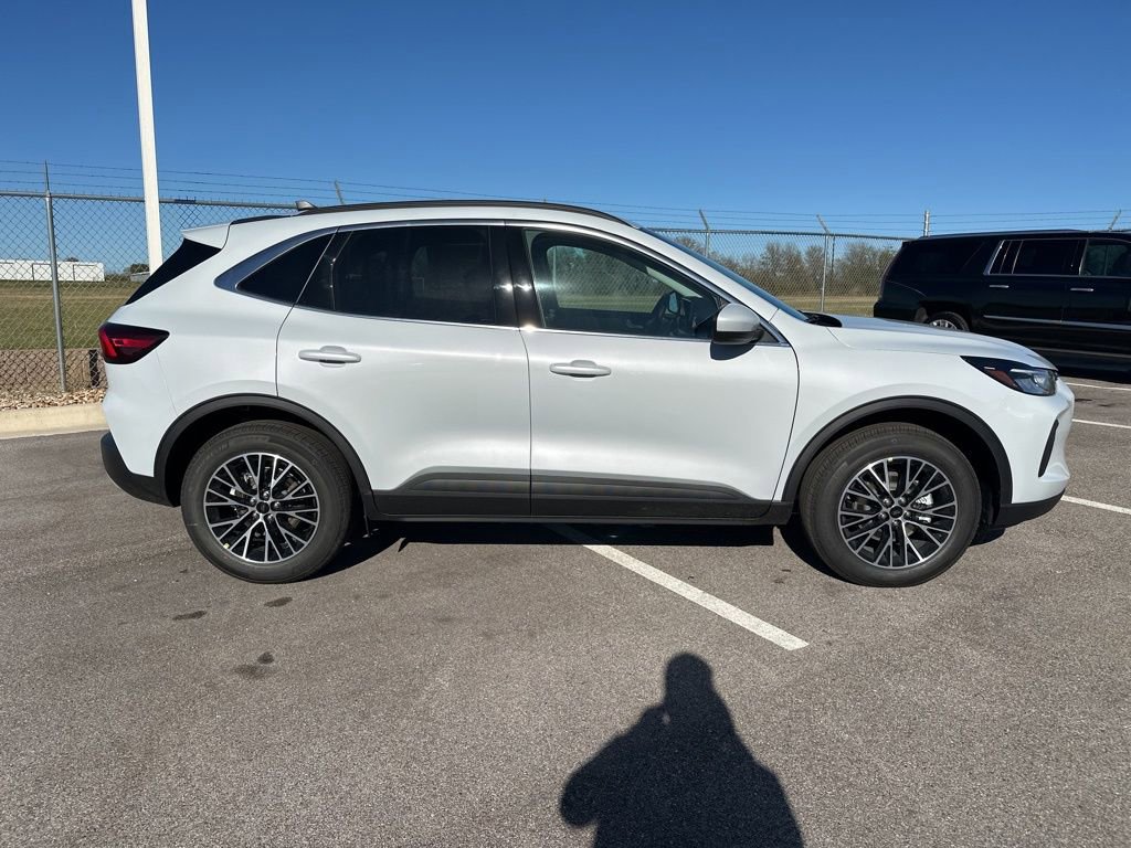 New 2026 Ford Escape SE image 9