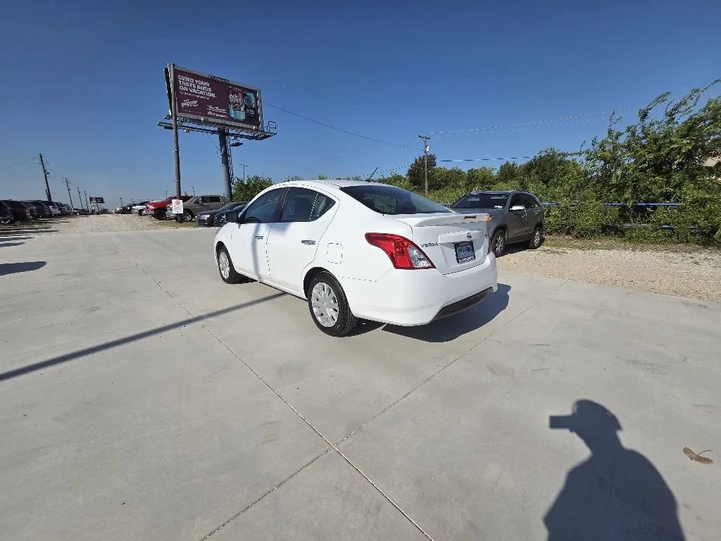Used 2019 Nissan Versa SV FWD image 8