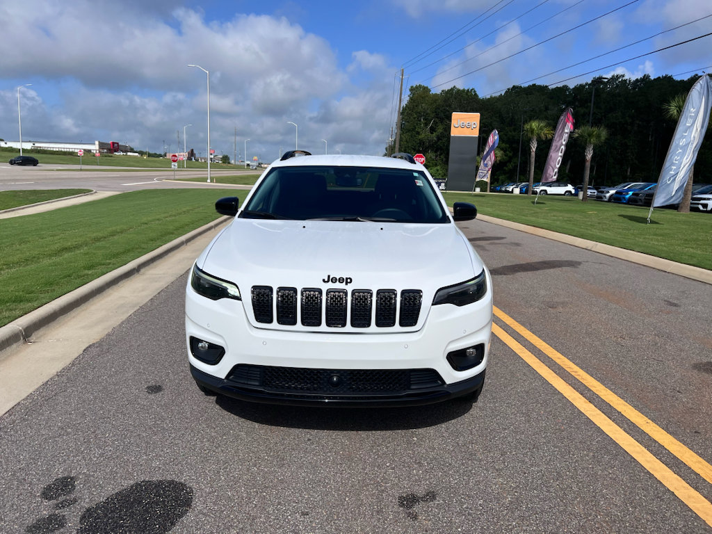 Certified 2023 Jeep Cherokee Altitude Lux AWD/4WD image 10