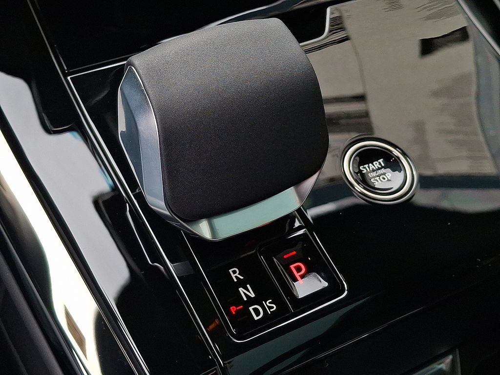 New 2026 Land Rover Range Rover Sport Dynamic SE AWD/4WD image 13
