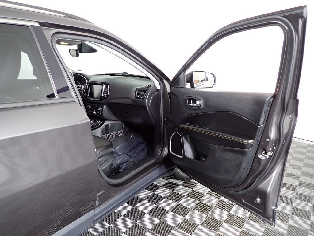 Used 2020 Jeep Compass Limited AWD/4WD image 38