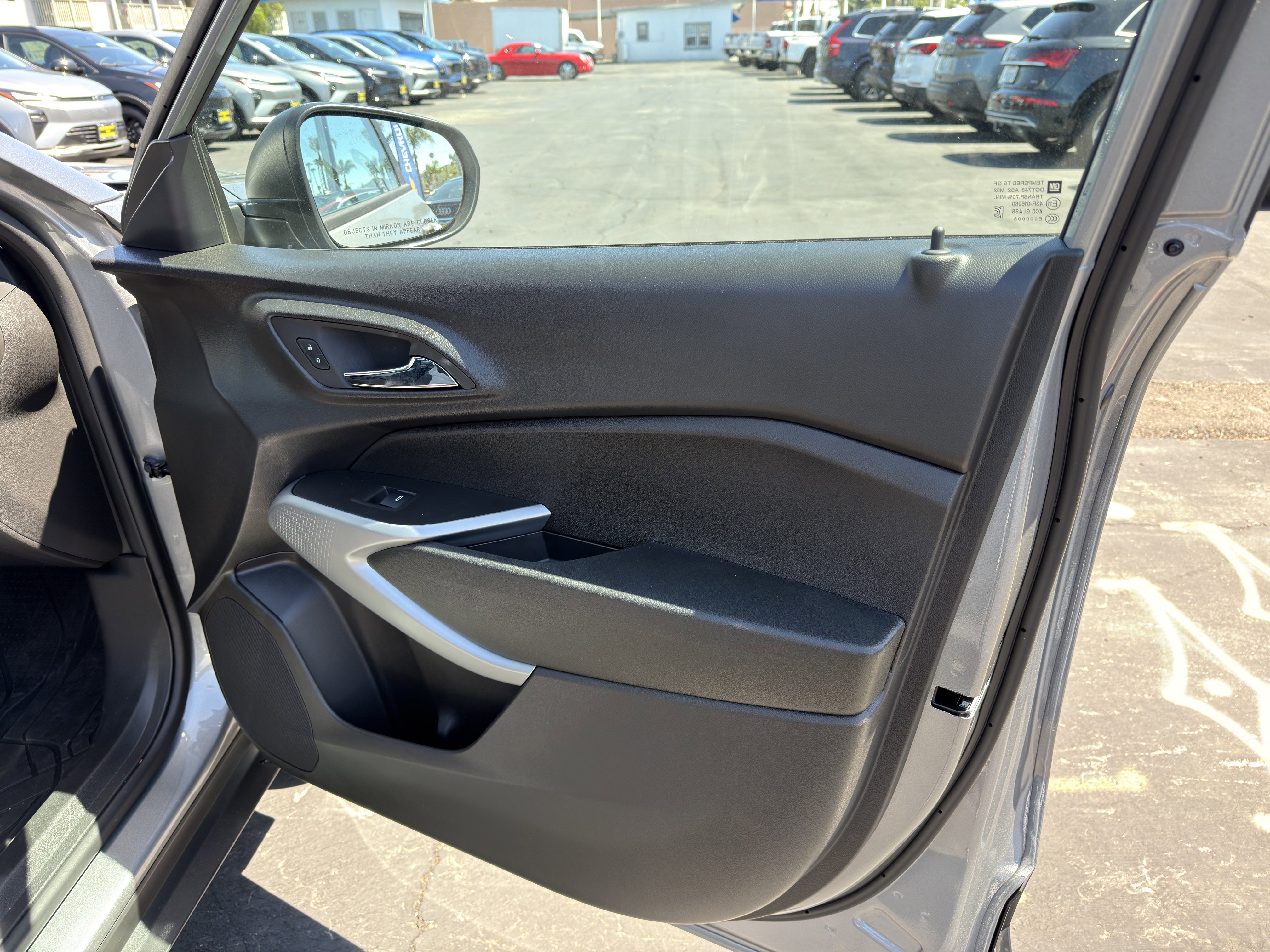 Used 2025 Chevrolet Trax LS FWD image 11