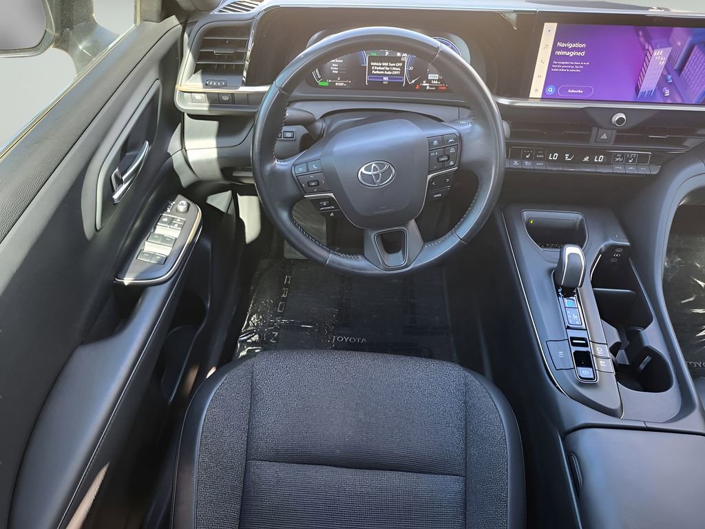 Used 2023 Toyota Crown AWD/4WD image 13