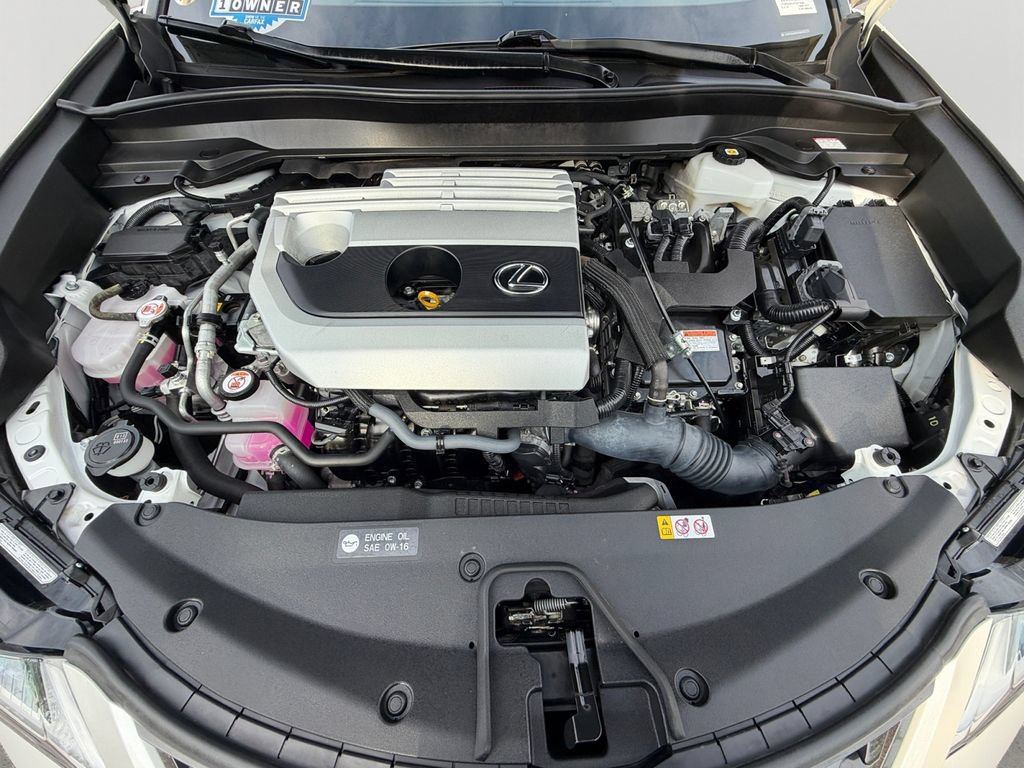 Used 2024 Lexus UX 250h AWD w/ Premium Package image 9