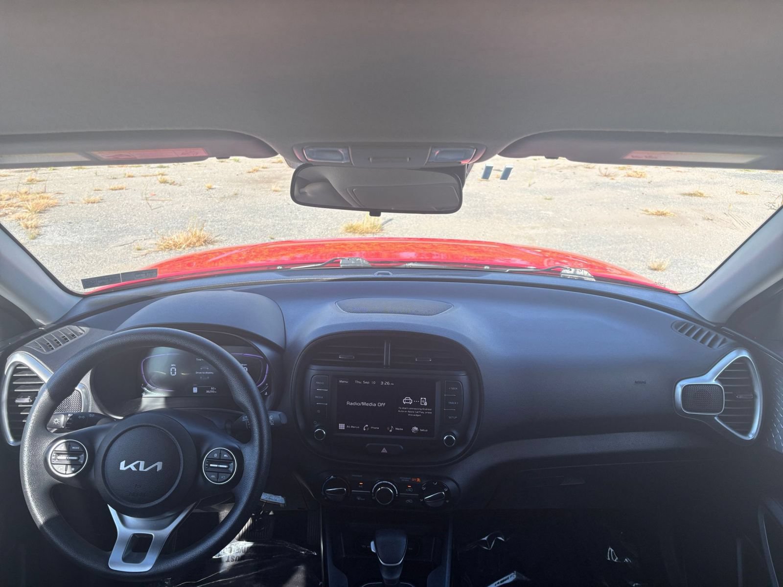 Used 2025 Kia Soul LX w/ LX Technology Package FWD image 28
