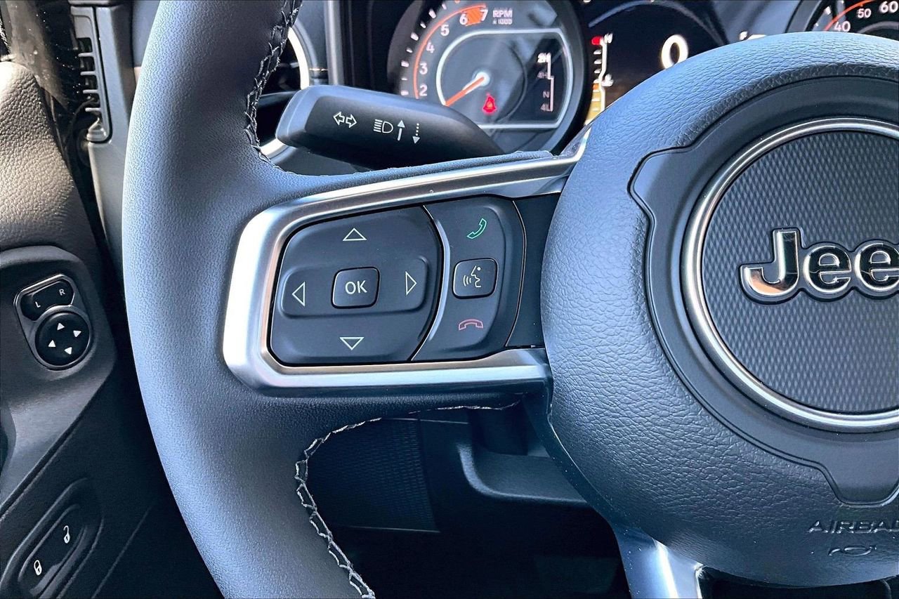 New 2026 Jeep Wrangler Sahara AWD/4WD image 28