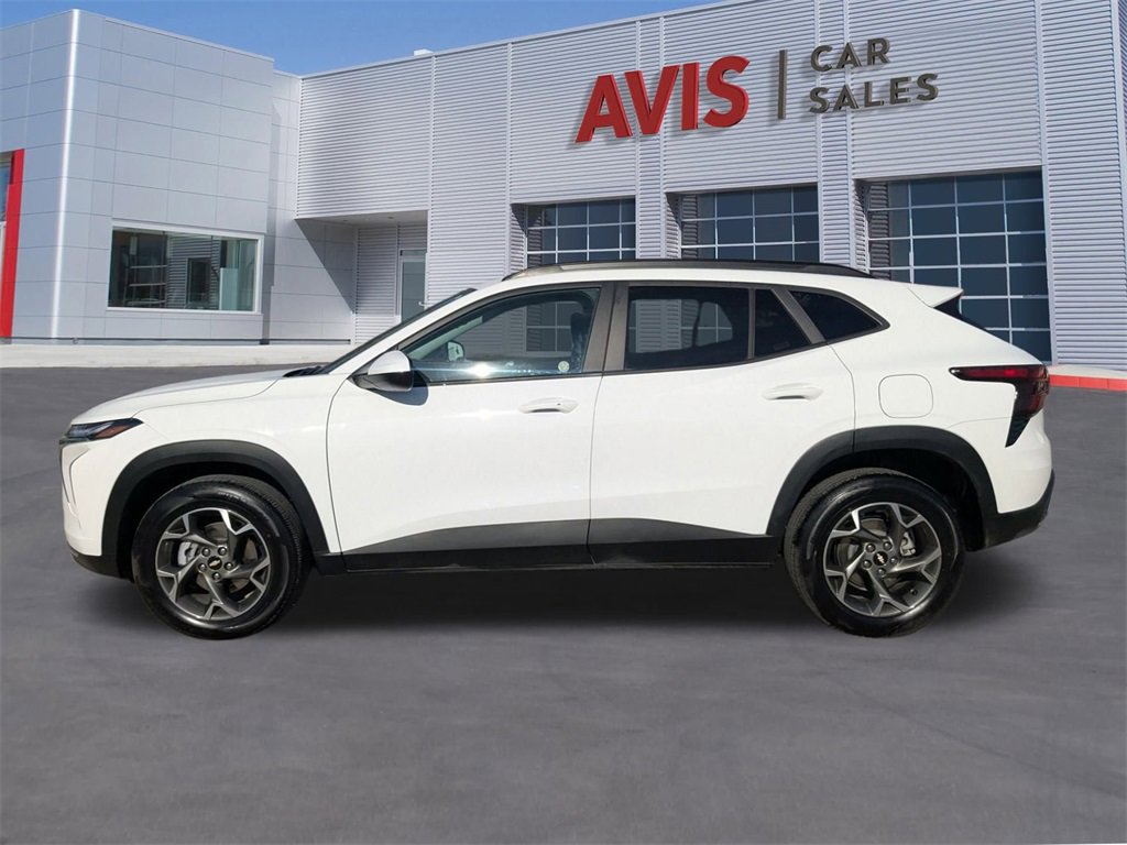 Used 2025 Chevrolet Trax LT w/ LT Convenience Package image 10