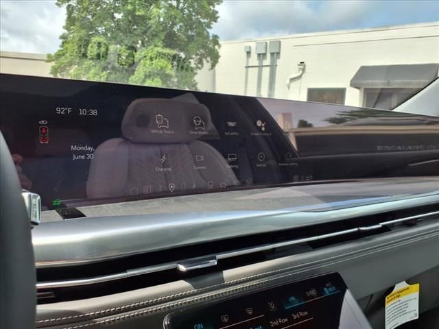 New 2026 Cadillac Escalade IQ Luxury 1 image 31