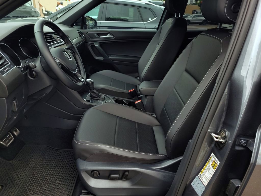 Used 2021 Volkswagen Tiguan SE R-Line image 17