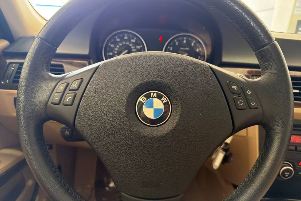 Used 2011 BMW 335i Sedan RWD image 21