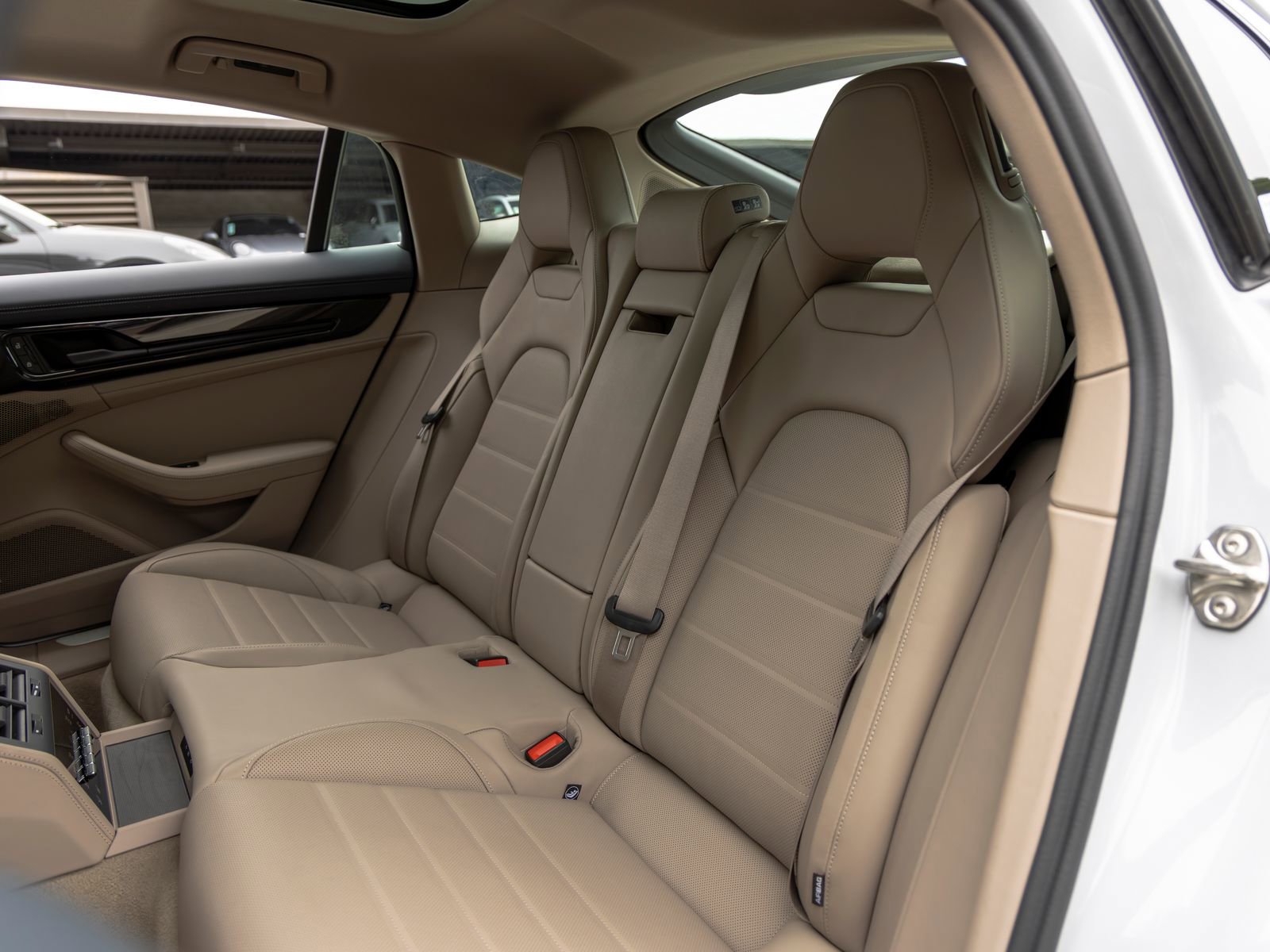 Certified 2025 Porsche Panamera image 48