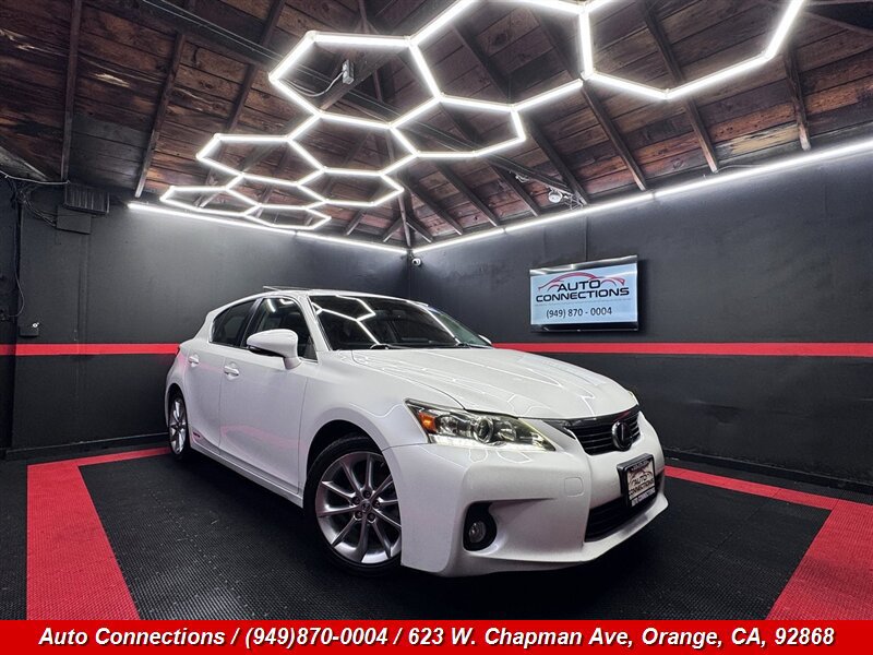 Used 2013 Lexus CT 200h w/ Premium Pkg w/Navigation