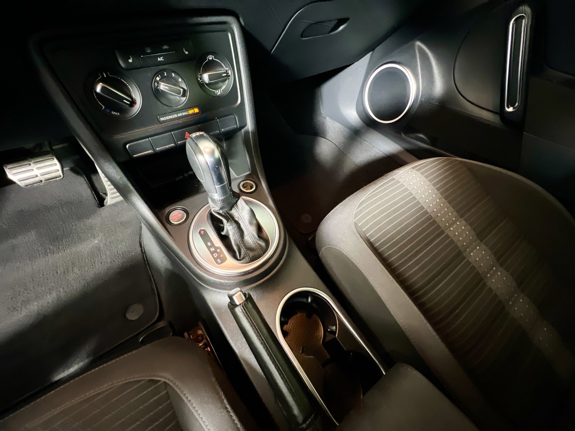 Used 2014 Volkswagen Beetle R-Line image 26