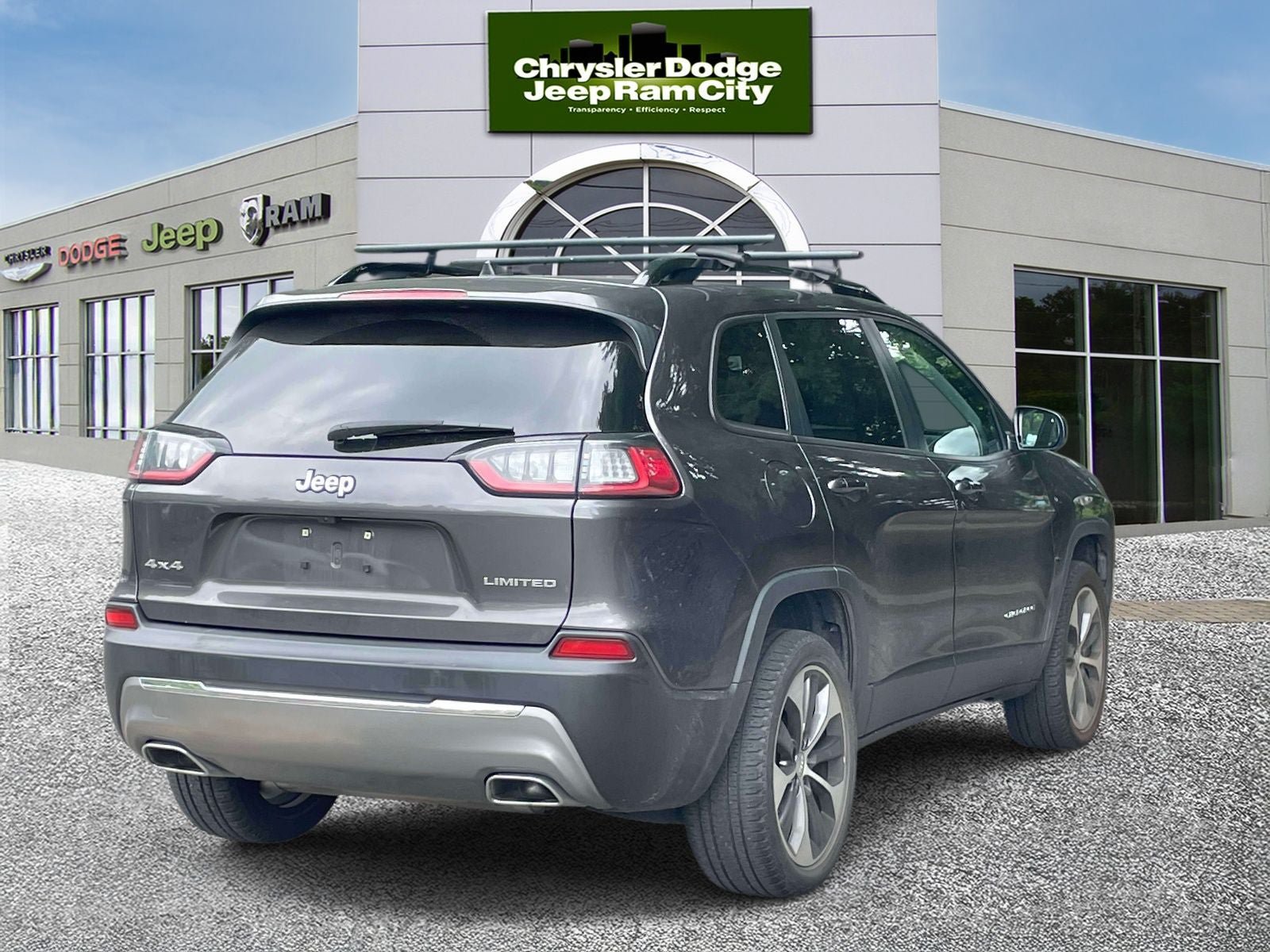 Used 2022 Jeep Cherokee Limited w/ Elite Package AWD/4WD image 6