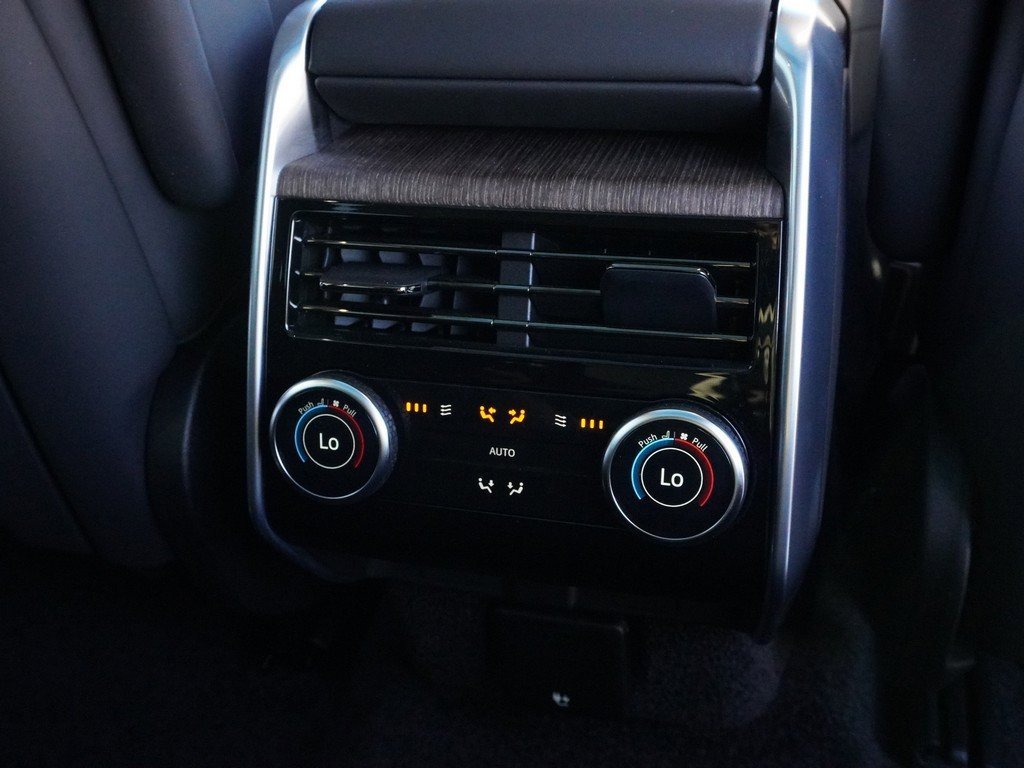Used 2025 Land Rover Range Rover SE image 54