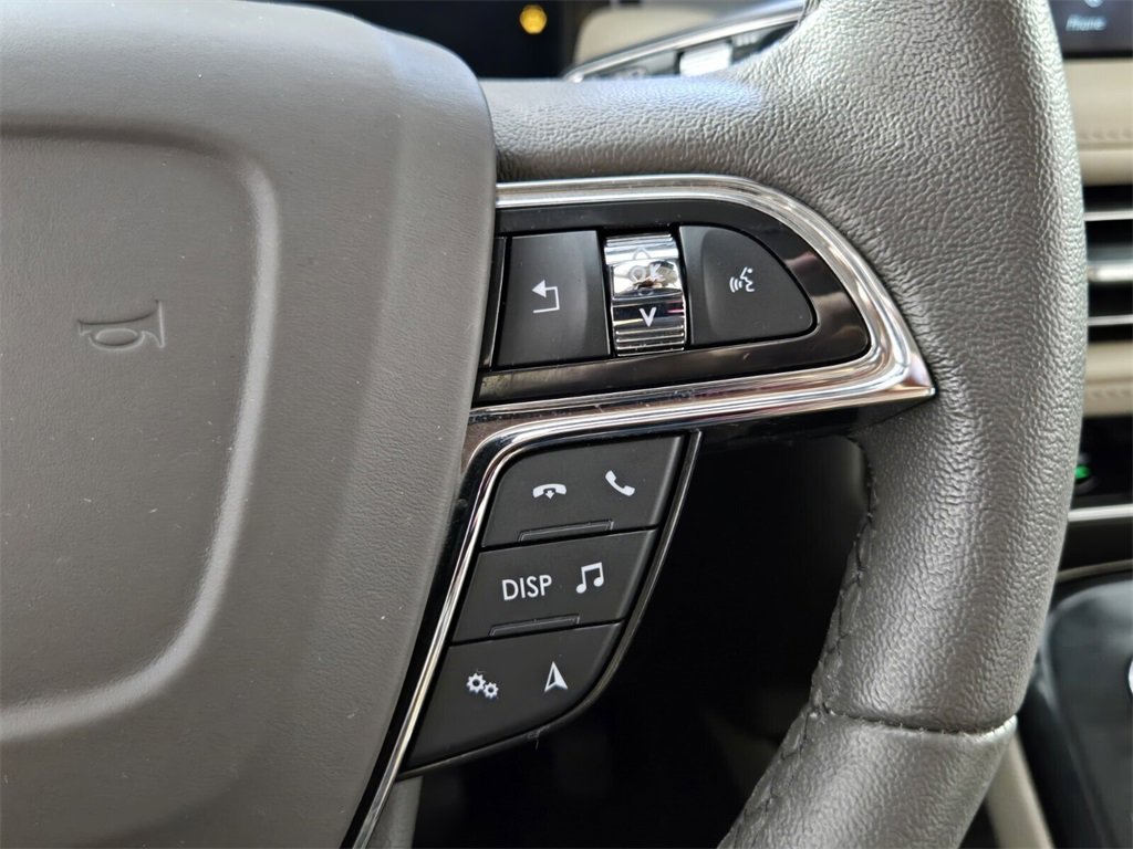 Used 2023 Lincoln Nautilus FWD w/ Premium Package image 22