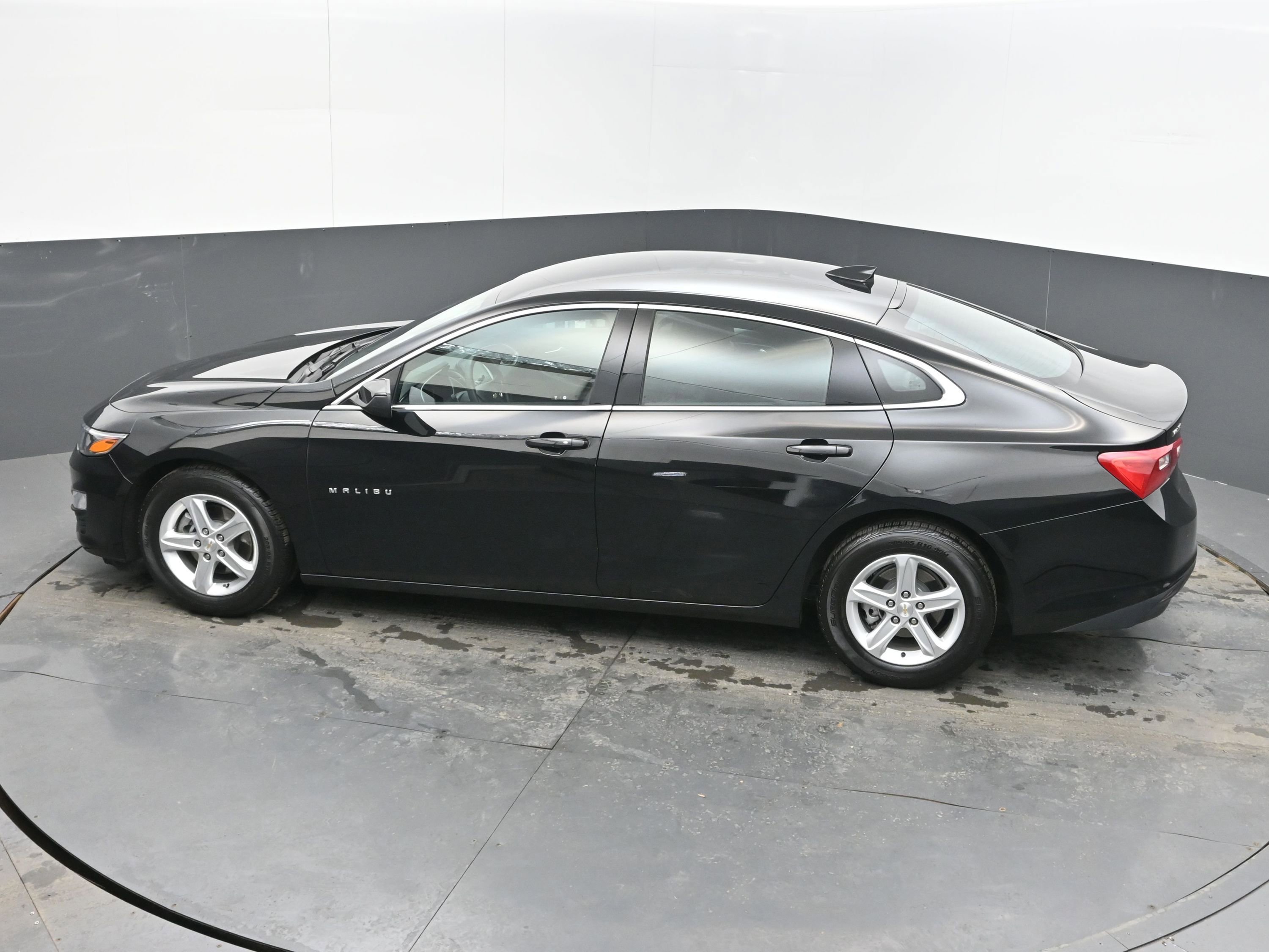 Used 2024 Chevrolet Malibu LT image 34