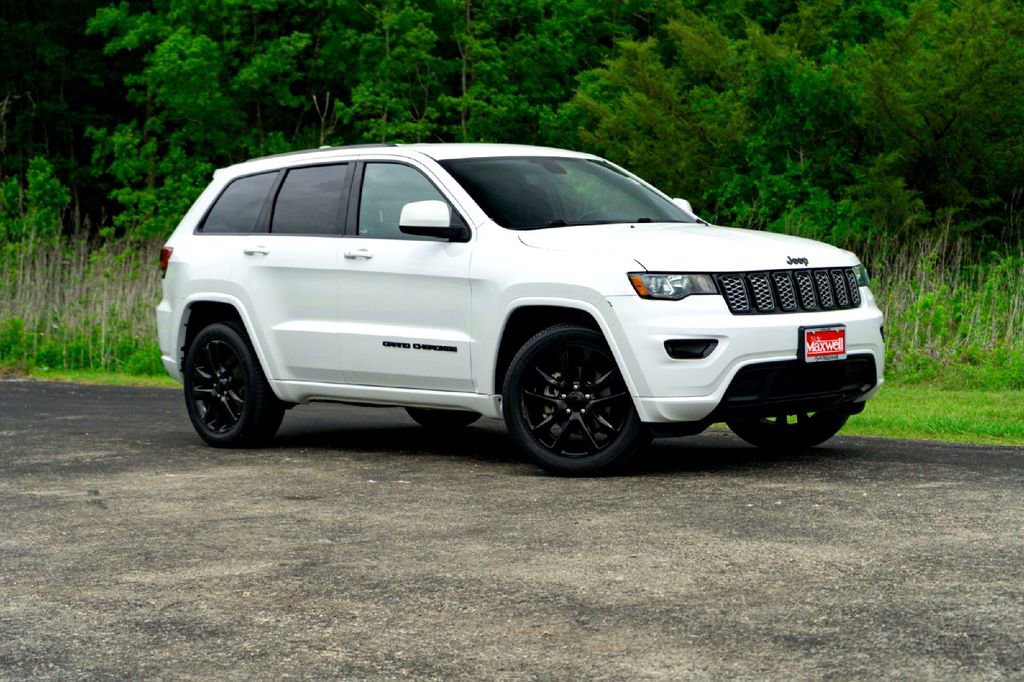 Used 2018 Jeep Grand Cherokee Altitude AWD/4WD image 1