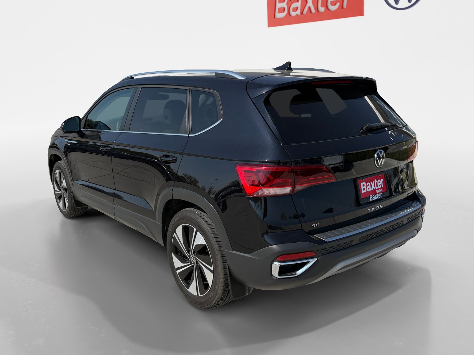 Used 2024 Volkswagen Taos SE image 13